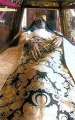 nestrohnjeno telo sv. Marije Magdalene de&acute;Pazzi v karmelu sv. Marije Angelske v Firencah 